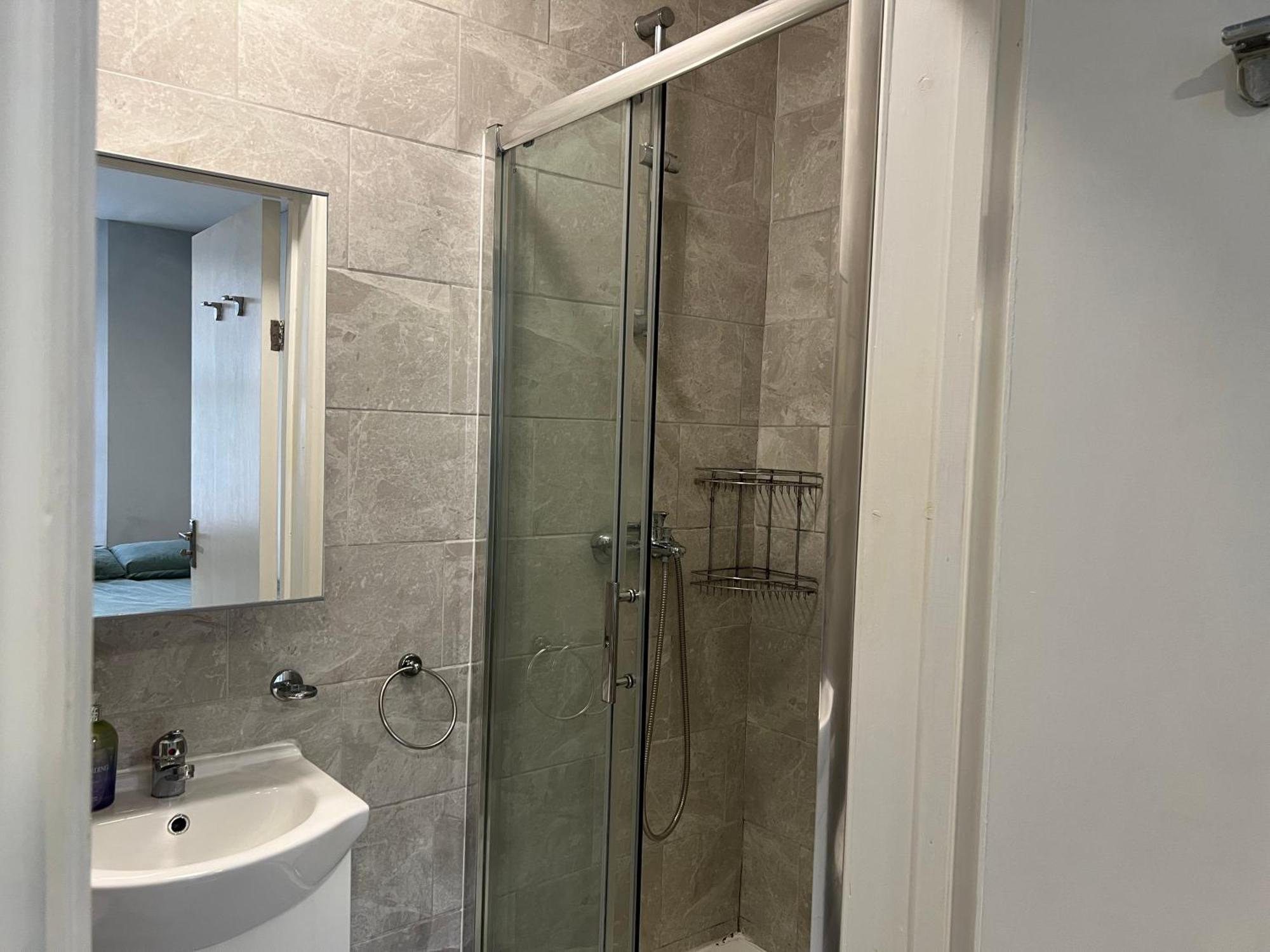 Sterne Street 4 Person Room London Eksteriør billede